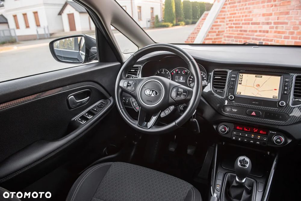 Kia Carens 1.7 CRDi 115 Fifa World Cup Edition - 24