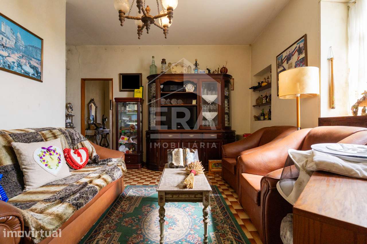 Casa Senhorial com terreno de 4.840 m² - Grande imagem: 3/20
