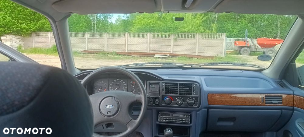 Ford Scorpio 2.0 CL - 19
