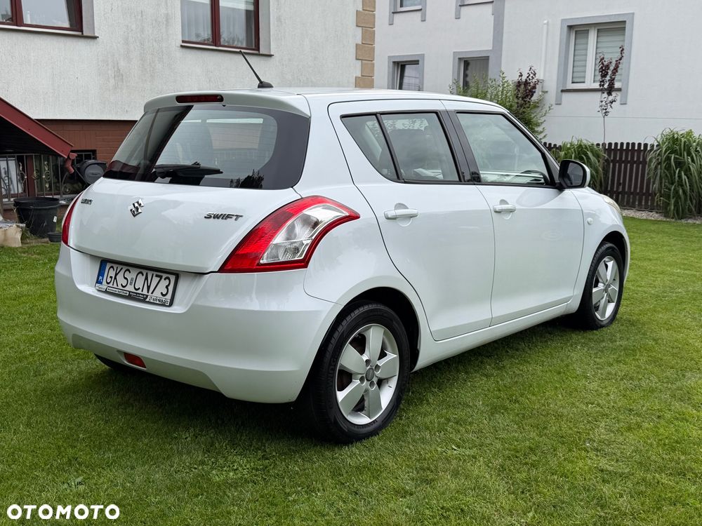 Suzuki Swift - 4