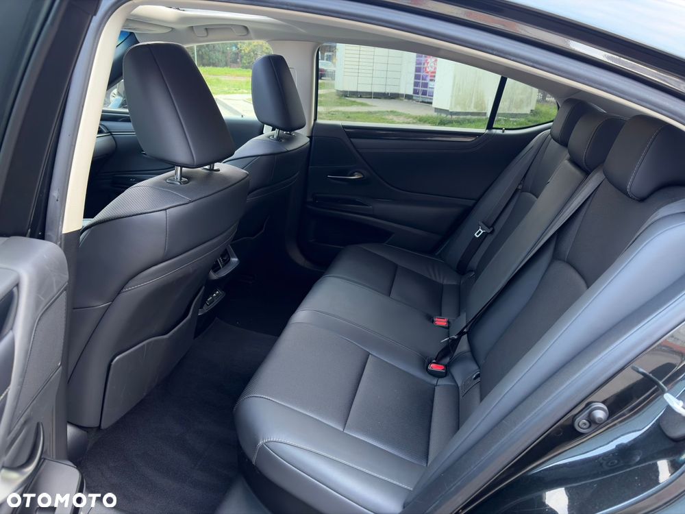 Lexus ES 300h Elegance - 16