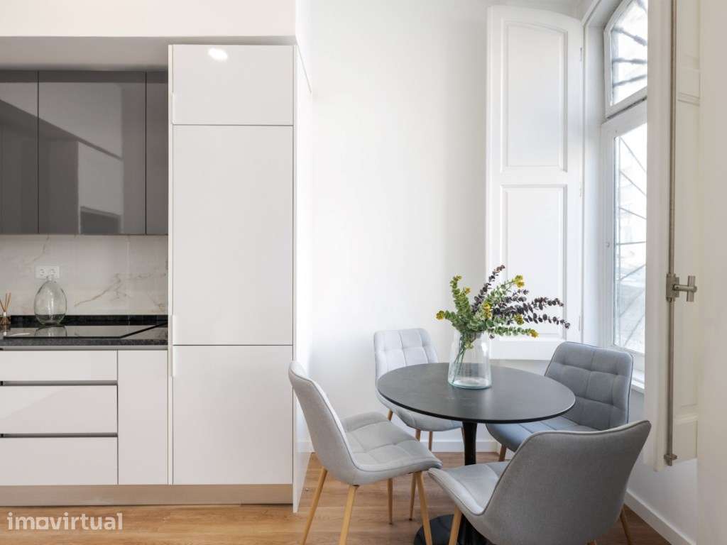 Apartamento T2 remodelado com terraço em São Vicente - Grande imagem: 3/20