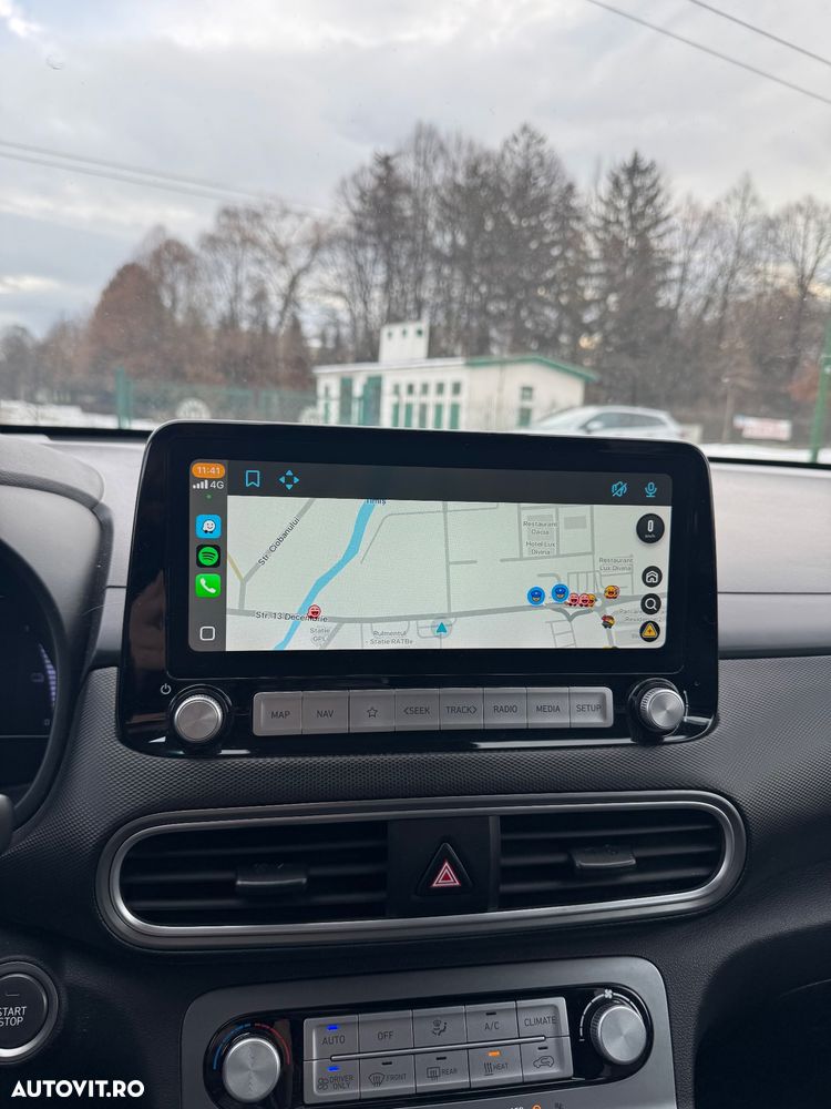 Hyundai KONA Premium - 11