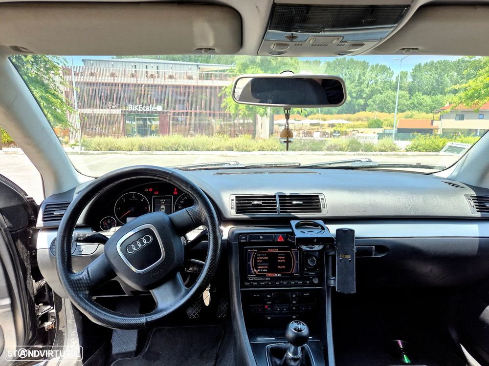 Audi A4 Avant 2.0 TDI - 9