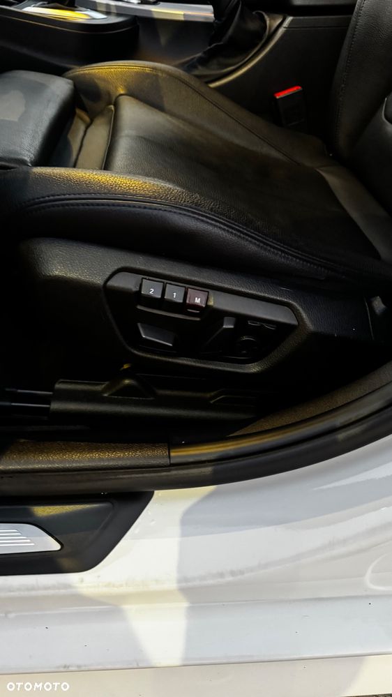 BMW Seria 3 328i xDrive Sport Line - 6