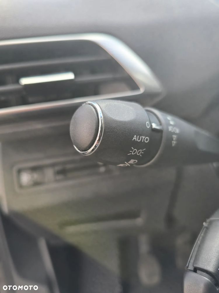 Peugeot 3008 1.2 PureTech Access S&S - 16