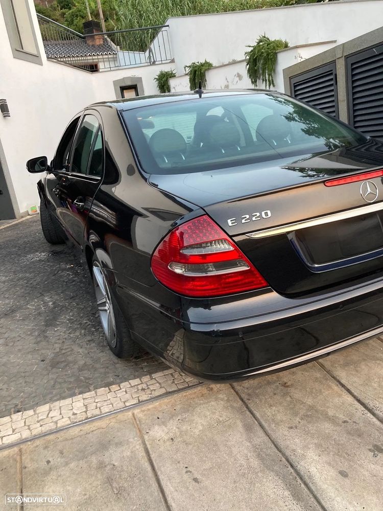 Mercedes-Benz E 220 CDI Executive II Aut. - 12