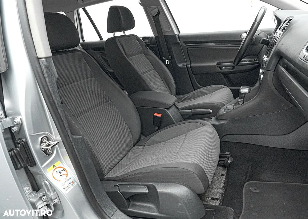 Volkswagen Golf 2.0 TDI BlueMotion Technology Comfortline DSG - 13