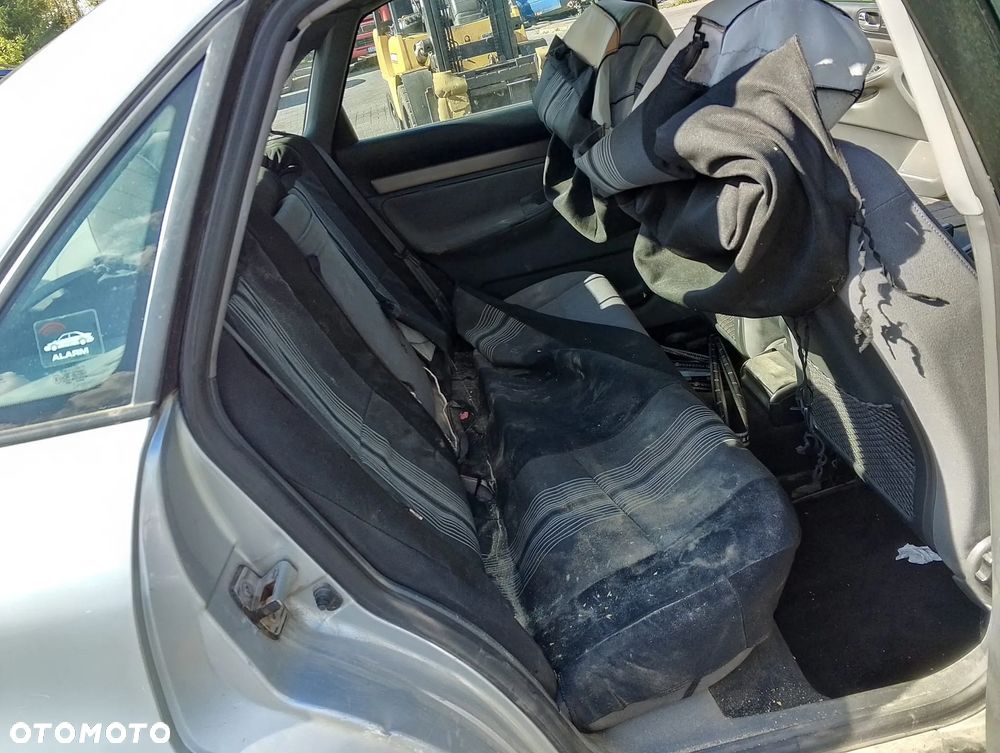 Audi A4 B5 Przed Lift (94-97.) 1.9 TDI 89KM. Silnik AHU Skrzynia DHL lakier LY7M / L5.Cały na części. GWARANCJA !!! Przód Tył Zestaw Komplet Drzwi Klapa Zderzak Błotnik Maska Grill Atrapa Szyba Pas Lampa Lusterko Boczki Fotel Kanapa Kokpit Deska Rozdzielcza Przełącznik Włącznik Sterownik Przewody Wiązka Instalacja Moduł Komputer Czujnik Listwa Pompa Alternator Wtryski Głowica Rozrusznik Kompresor Sprzęgło Dwumas Silnik Skrzynia ABS Klimatyzacji Paliwa Wspomagania Kolektor Turbina Przepustnica Zawór Chłodnica Koło Hak Belka Sanki Zawieszenie Mcpherson Półoś Amortyzator Wydech Tłumik Zacisk Most - 13