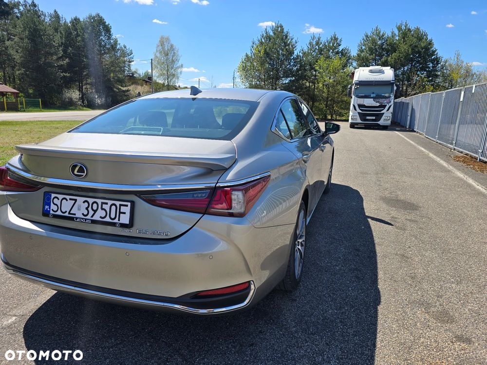 Lexus ES - 8
