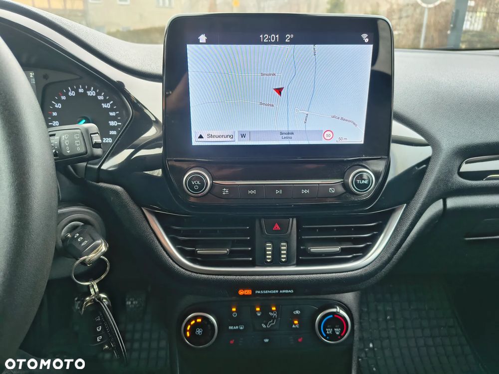 Ford Fiesta 1.1 S&S TITANIUM - 24