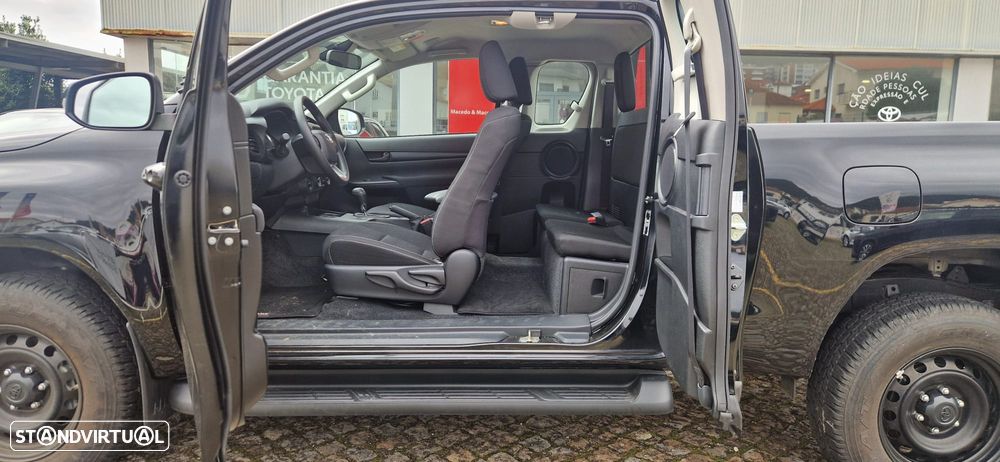 Toyota Hilux 2.4 D-4D 4WD CD CH Aut. - 17