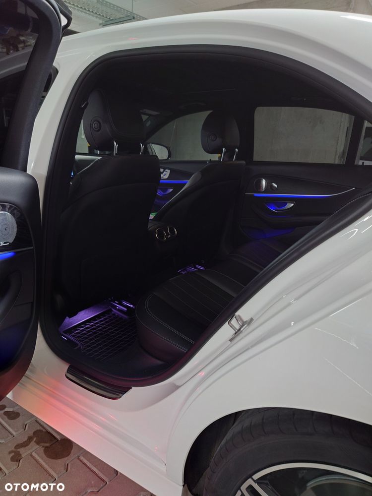 Mercedes-Benz Klasa E 300 9G-TRONIC - 11