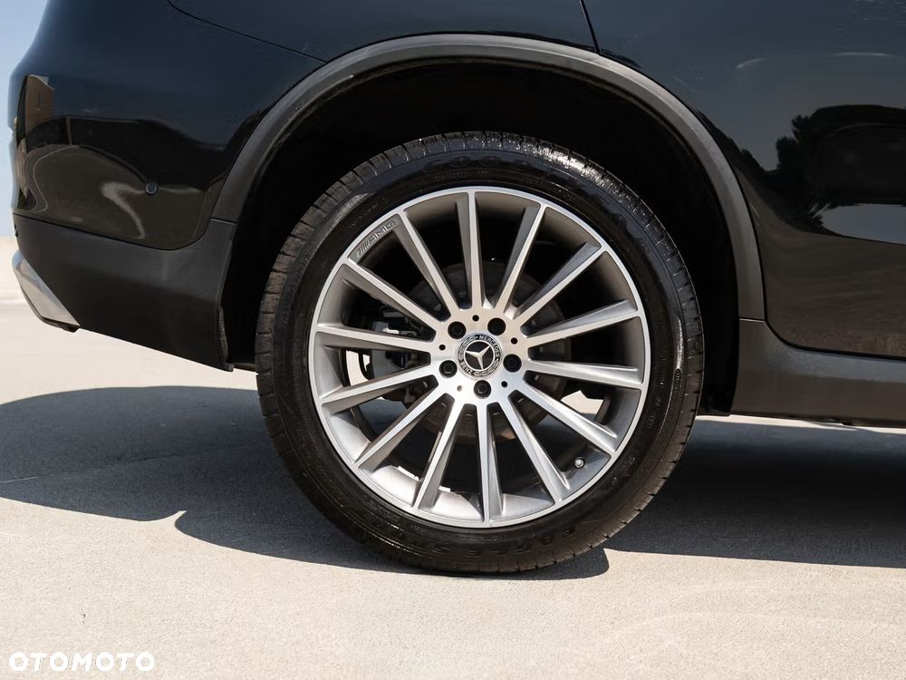 Mercedes-Benz GLC 300 4Matic 9G-TRONIC AMG Line - 10
