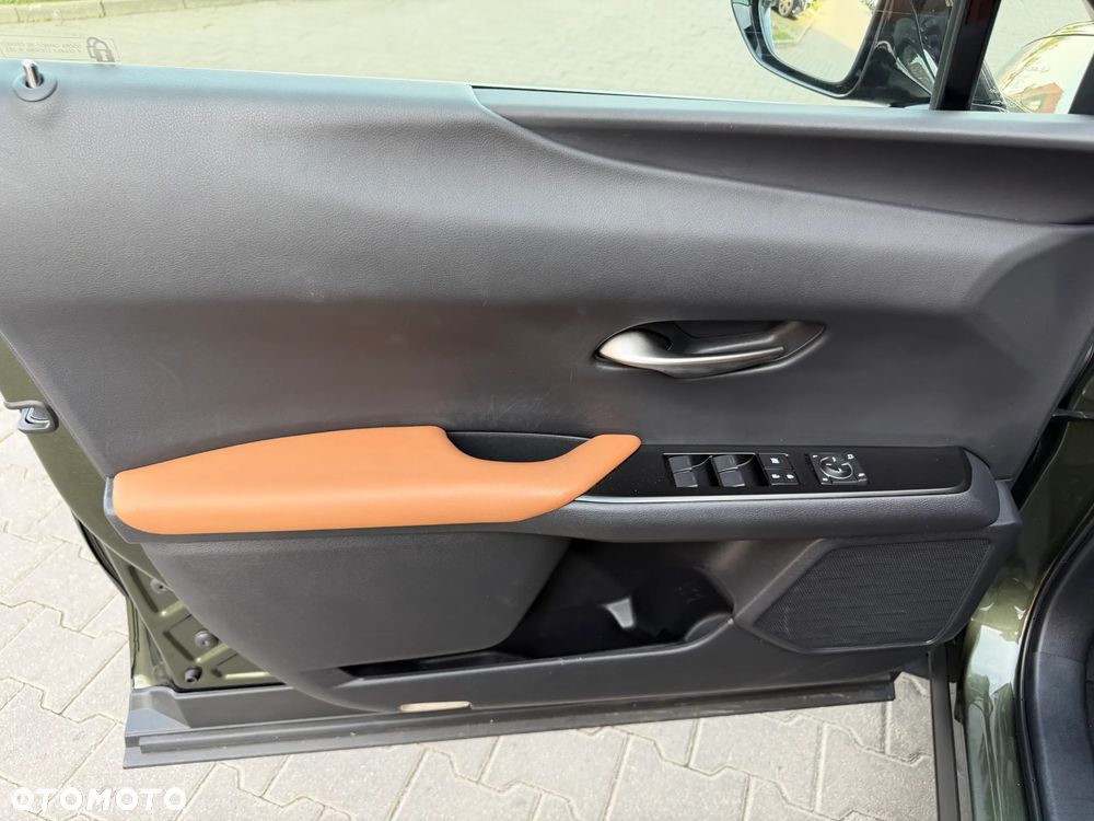 Lexus UX 200 GPF Business 2WD - 38
