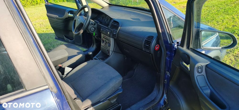 Opel Zafira 1.6 Executive - 6