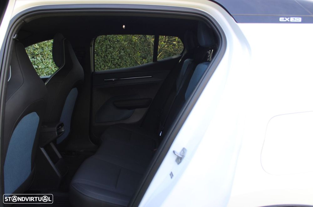 Volvo EX30 69 kWh Single Motor Extended Range Plus - 44