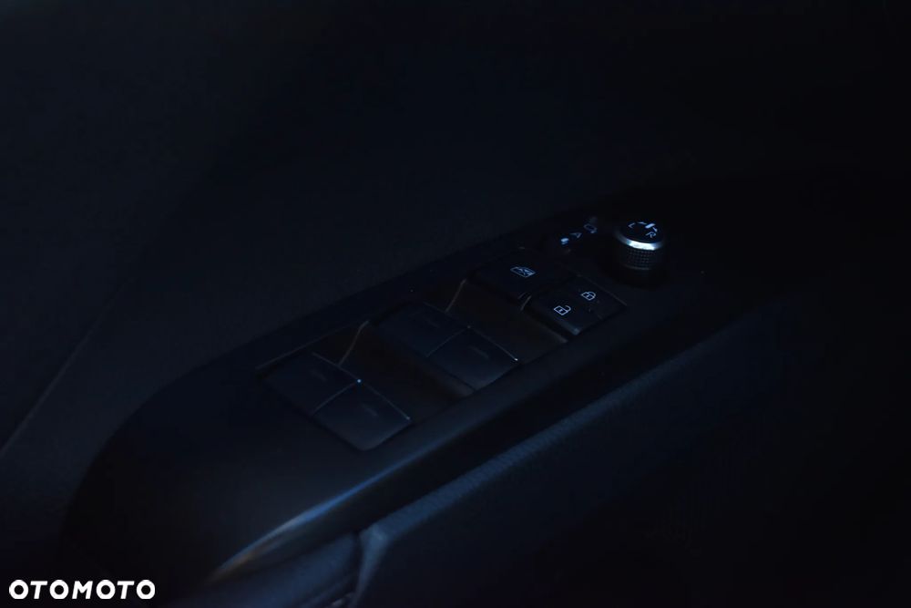 Toyota Camry 2.5 Hybrid Comfort CVT - 22