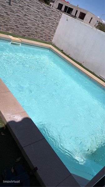 Casa com piscina - Grande imagem: 2/8