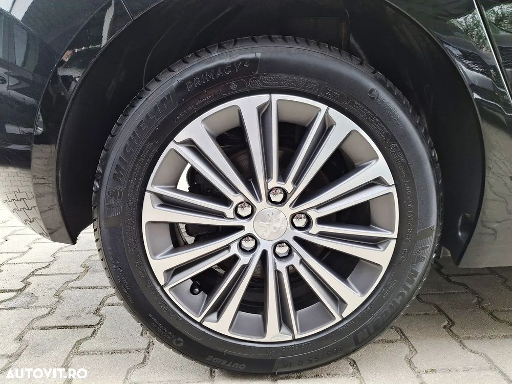 Peugeot 308 1.2 L PureTech Turbo Allure - 24