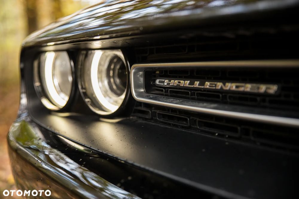 Dodge Challenger - 18