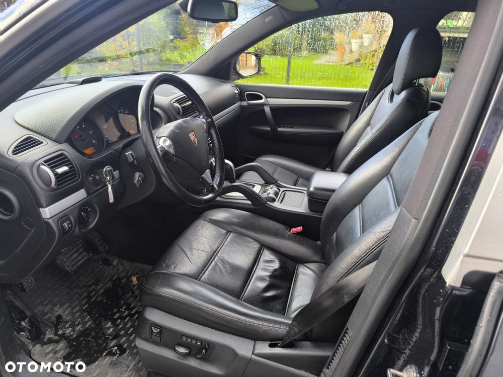 Porsche Cayenne - 6