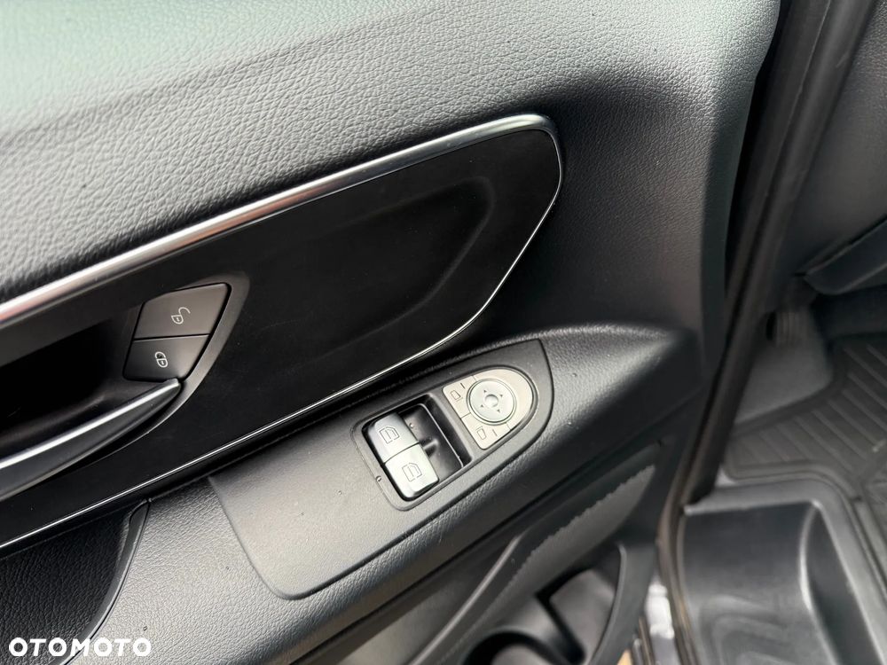 Mercedes-Benz VITO - 12