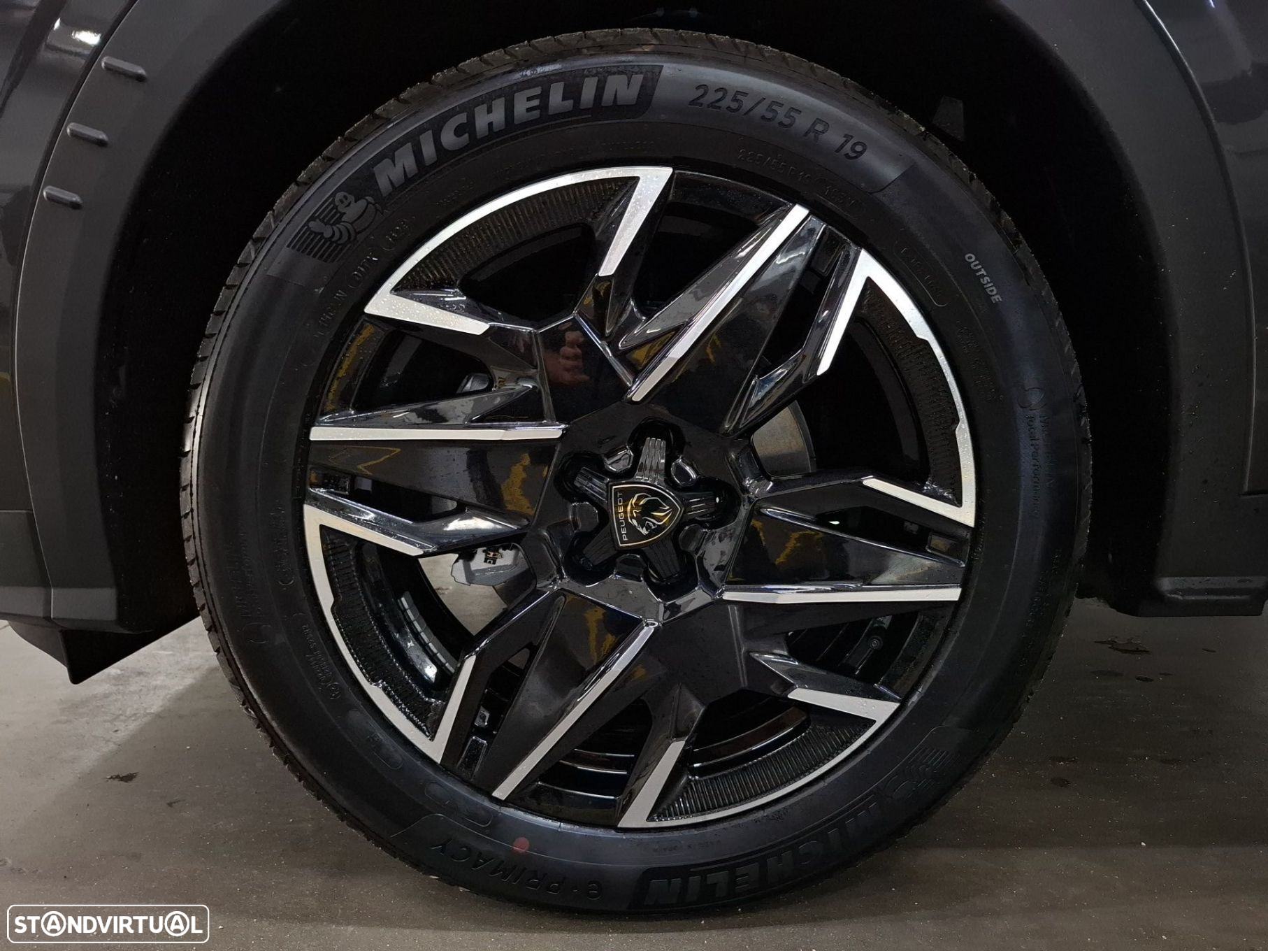 Peugeot 3008 1.2 Hybrid Allure e-DCS6 - 19