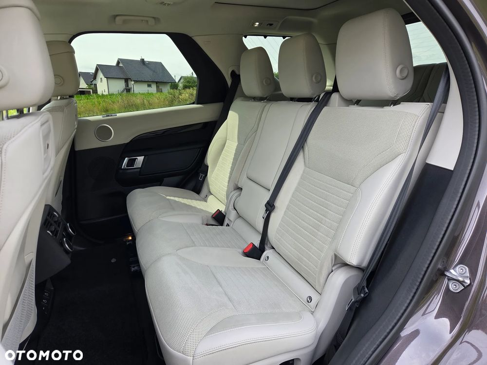Land Rover Discovery 3.0 D250 mHEV SE - 31
