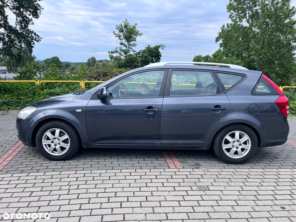 Kia Ceed 1.6 L - 11