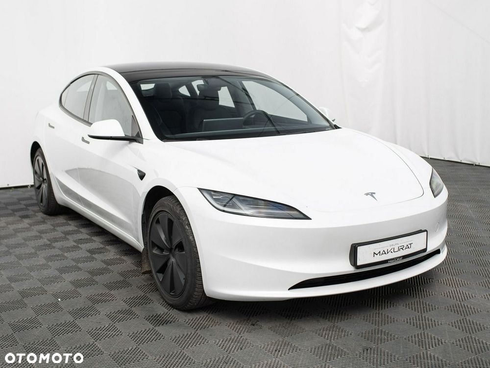 Tesla Model 3 - 4