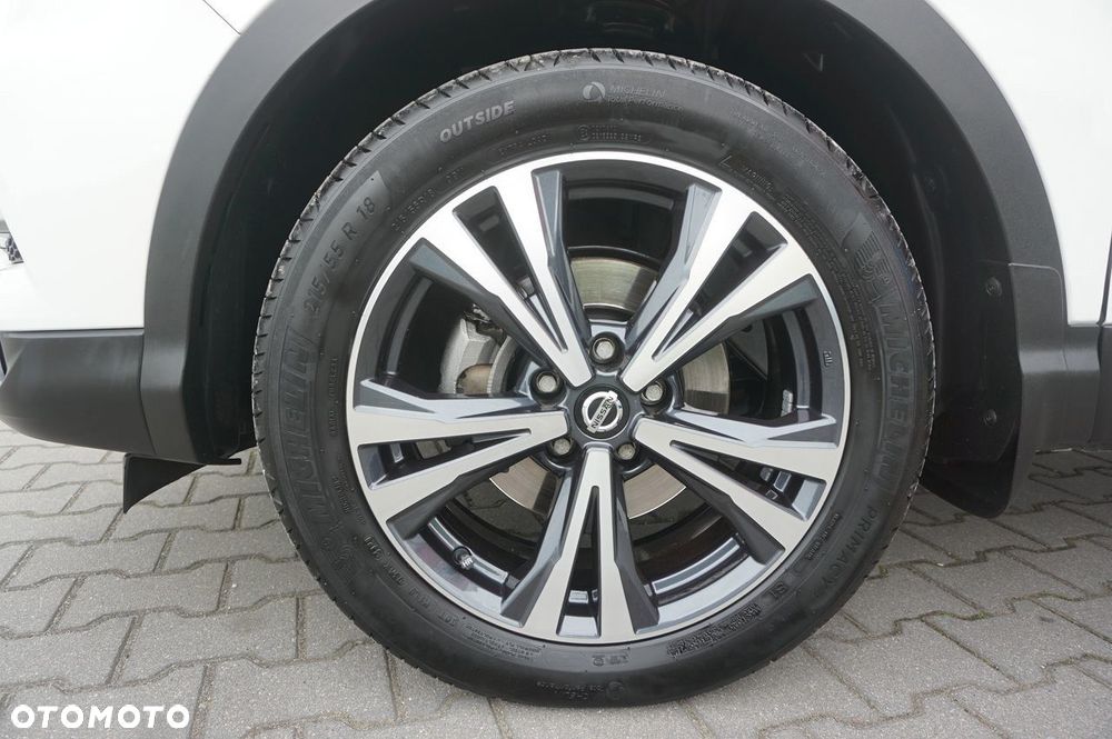 Nissan Qashqai 1.3 DIG-T DCT N-CONNECTA - 28