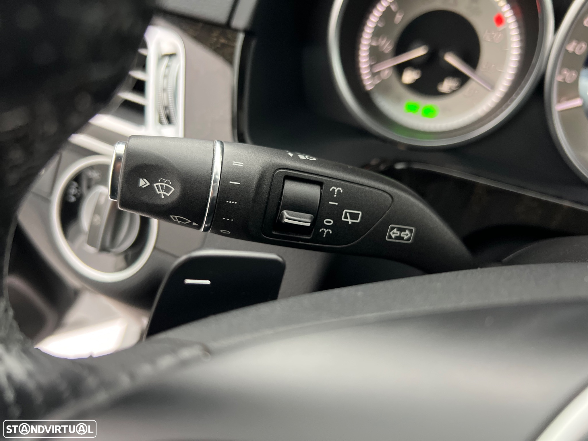 Mercedes-Benz E 220 CDi Avantgarde BlueEfficiency Auto - 22