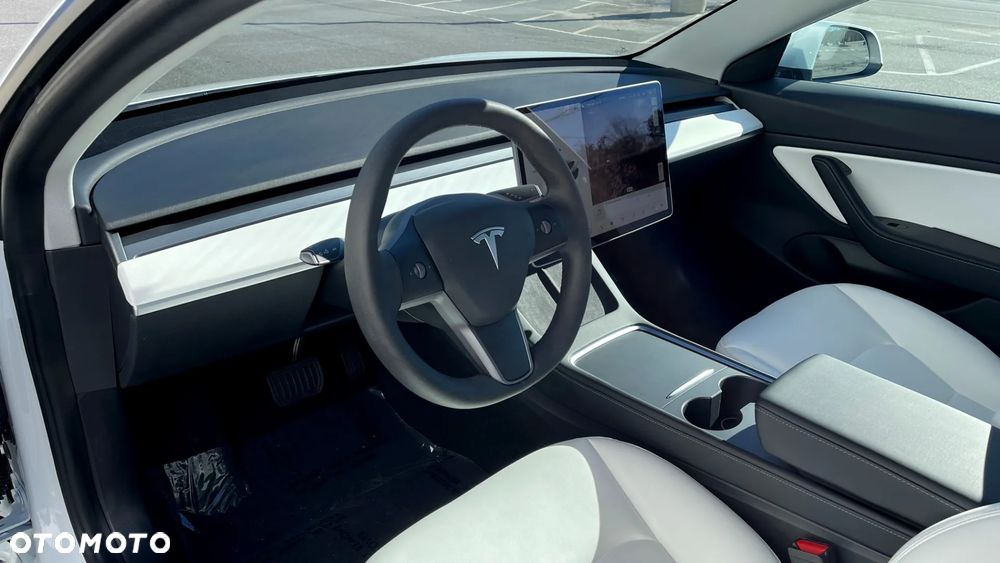 Tesla Model 3 - 15