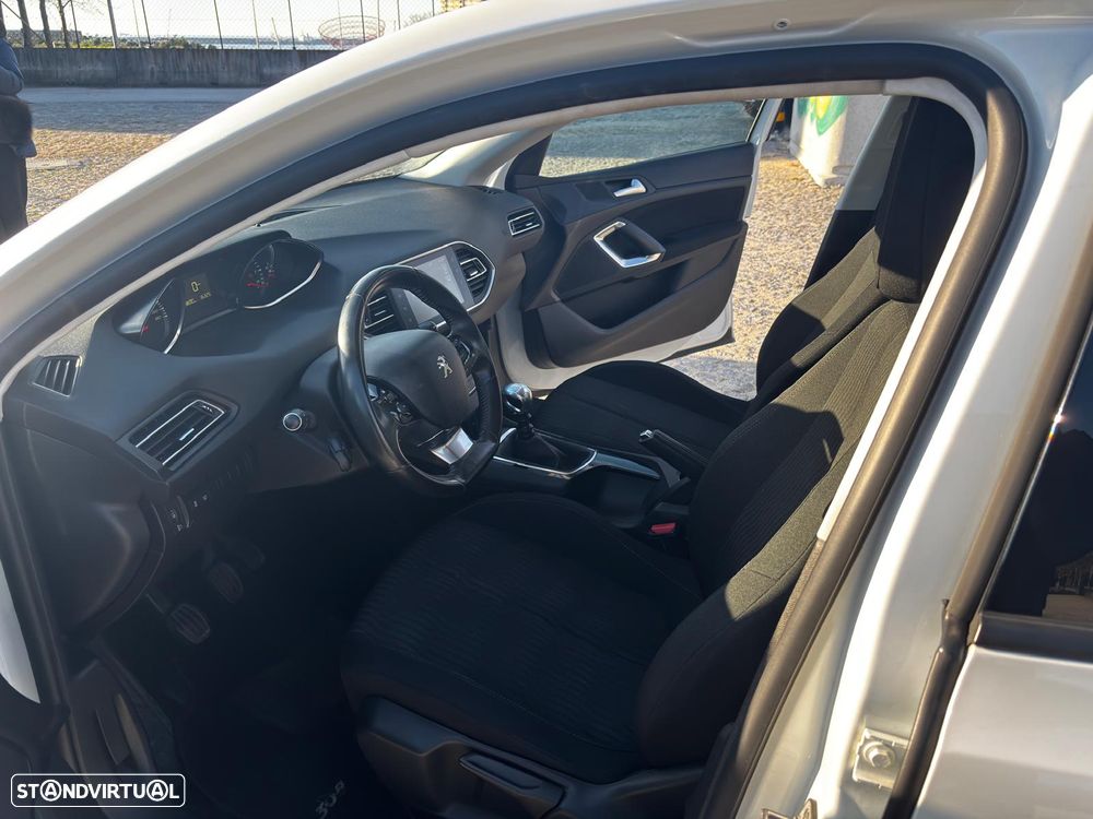 Peugeot 308 1.6 e-HDi Active - 12