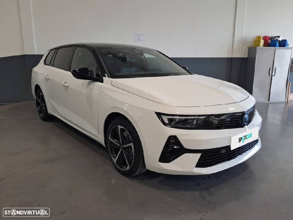 Opel Astra Sports Tourer - 3