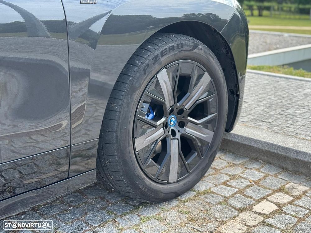BMW iX M60 - 12