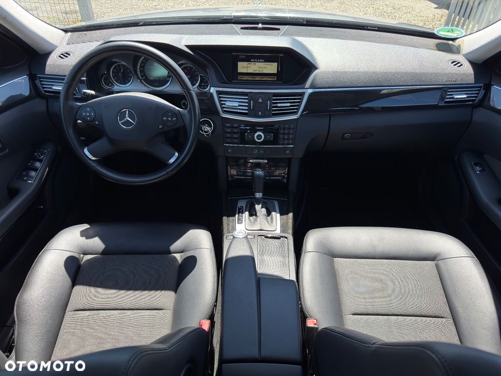 Mercedes-Benz Klasa E 250 CGI BlueEFFICIENCY Avantgarde - 21