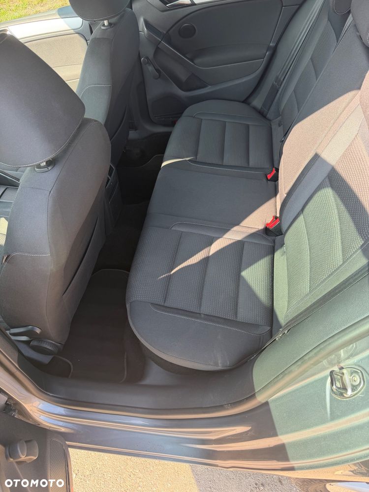 Volkswagen Golf 1.6 TDI DPF BlueMotion Technology Comfortline - 16