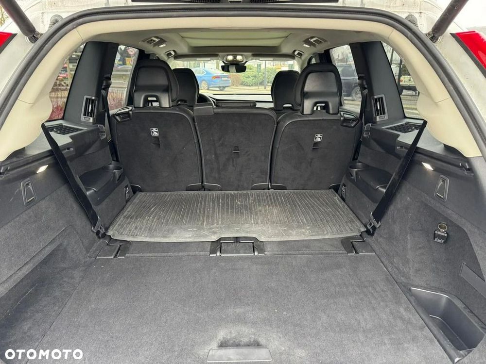 Volvo XC 90 - 21