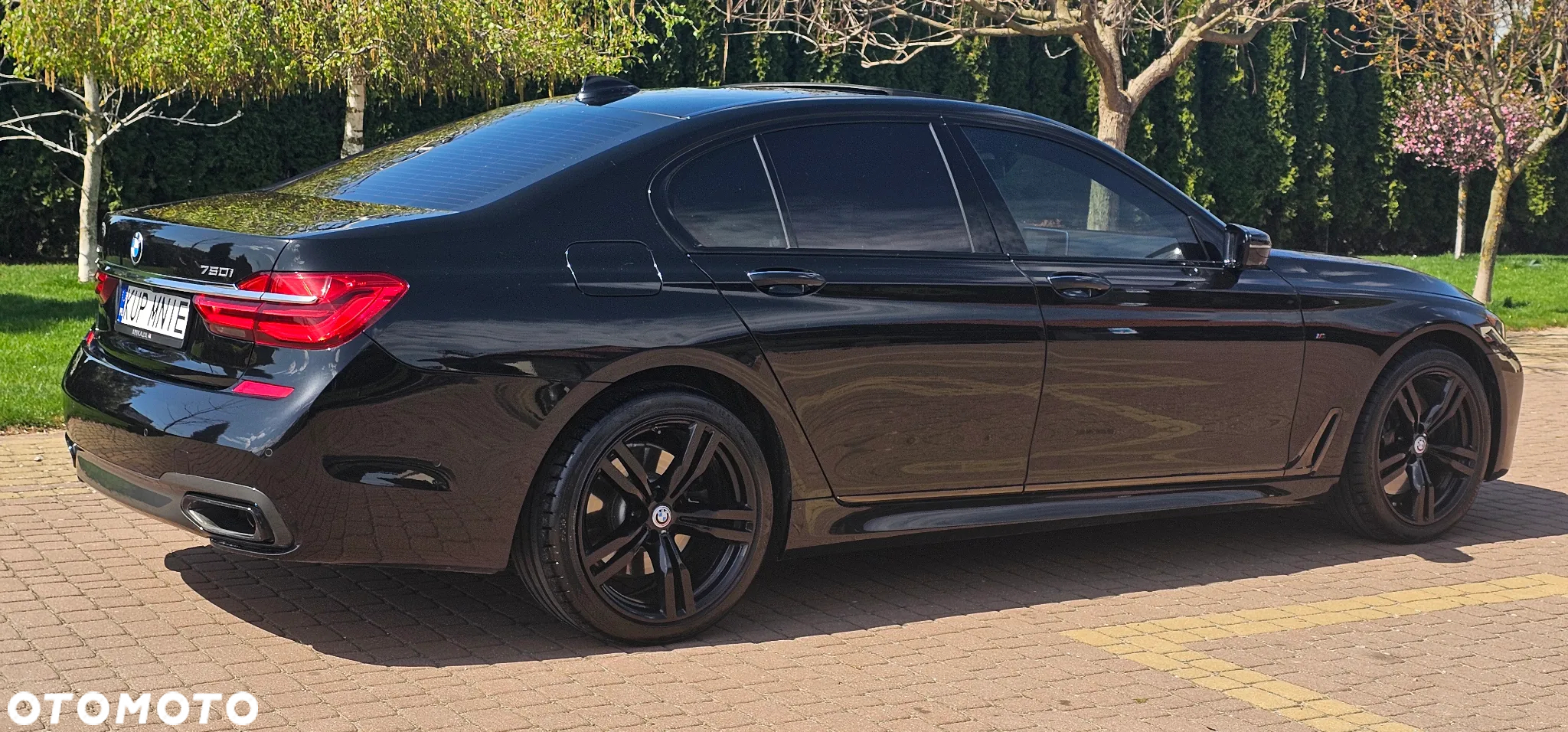 BMW Seria 7 750i xDrive - 34