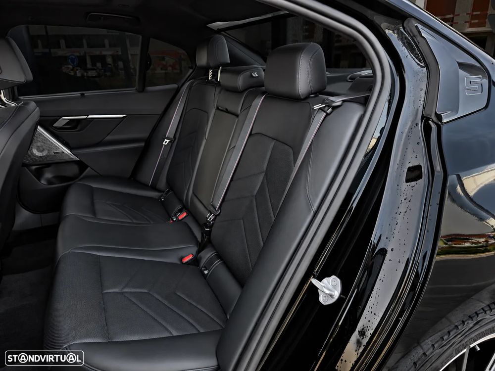 BMW i5 eDrive40 Pack Desportivo M Pro - 21