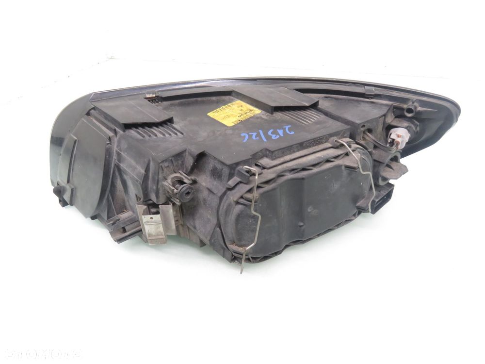 LAMPA PRAWA PRZEDNIA VOLVO V50 30698886 1305235856 - 6