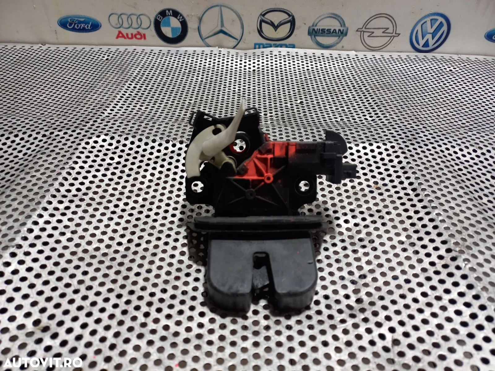 Broasca Blocator Incuietoare Haion Hayon Audi Q7 4L An 2006-2007-2008-2009-2010-2011-2012-2013-2014 - 2