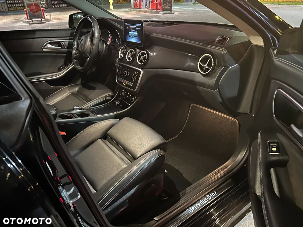 Mercedes-Benz CLA - 21