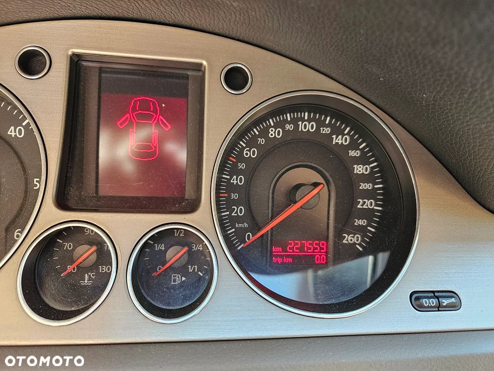 Volkswagen Passat 2.0 TDI Comfortline - 5