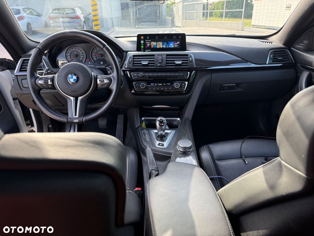 BMW M4 DKG - 38