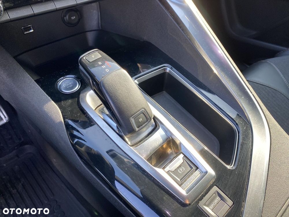 Peugeot 3008 1.6 BlueHDi Allure S&S EAT6 - 22