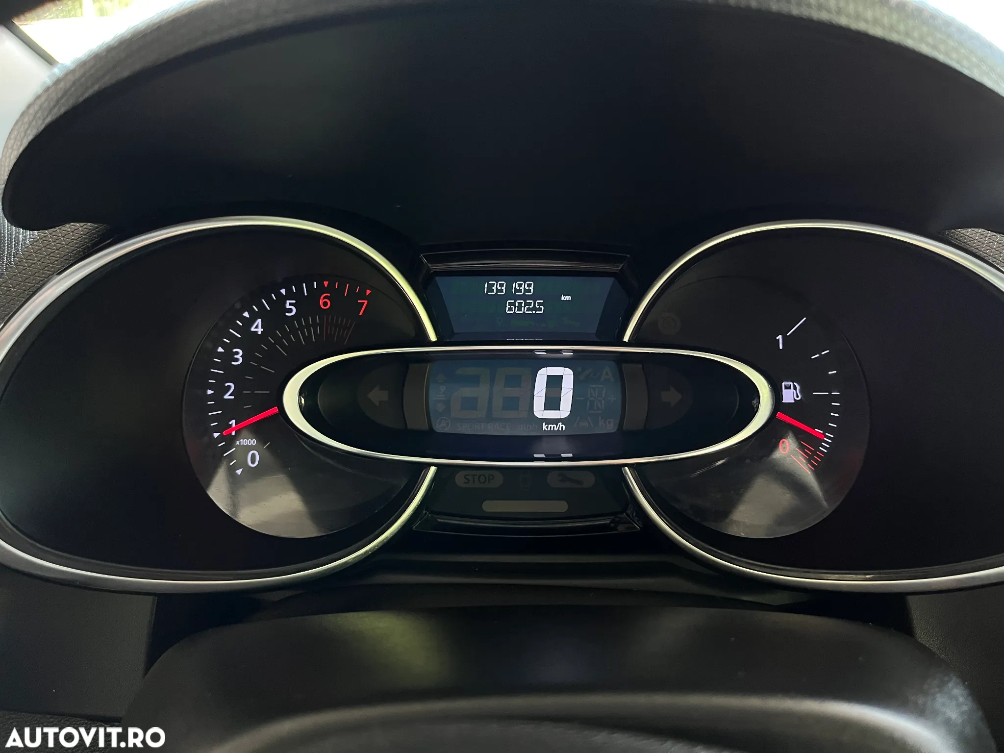 Renault Clio Estate TCe Life - 17