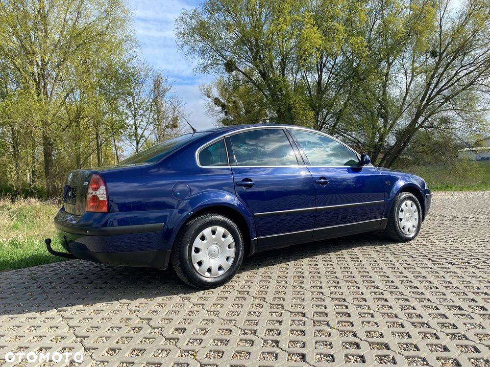 Volkswagen Passat - 12